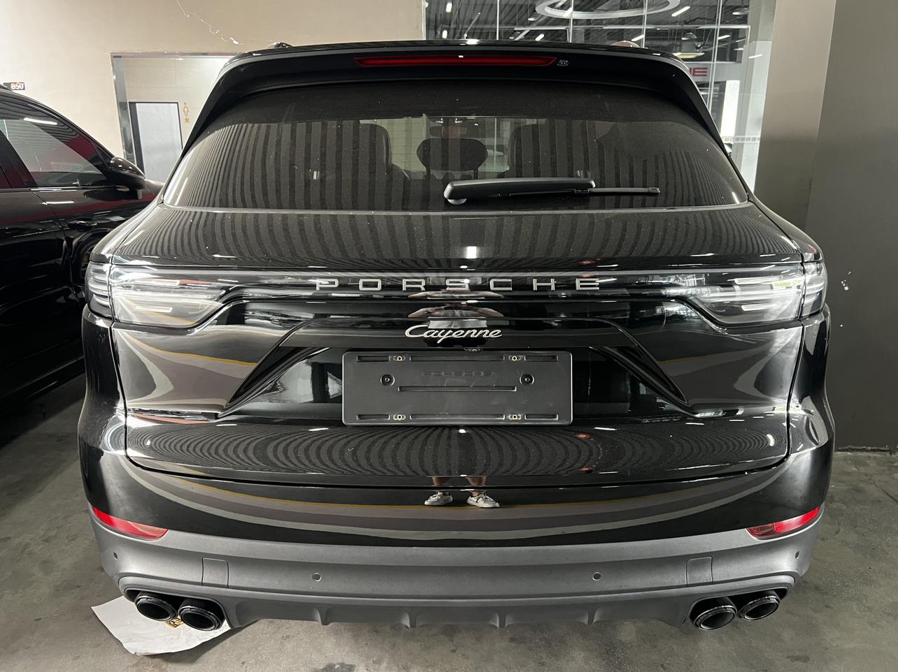 Porsche Cayenne 2023 thumb 3