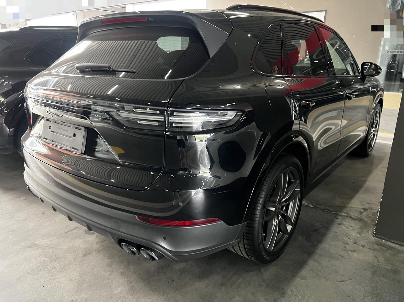 Porsche Cayenne 2023 thumb 4