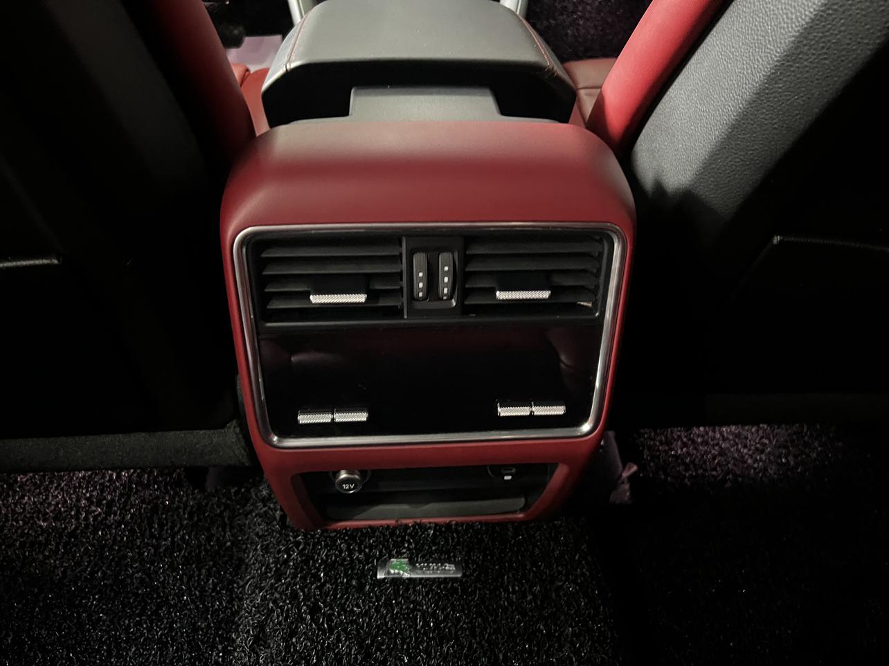 Porsche Cayenne 2023 thumb 12
