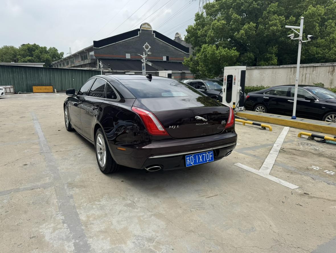 Jaguar XJ 2016 thumb 2