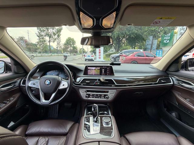 BMW 7 серии 2019 thumb 4