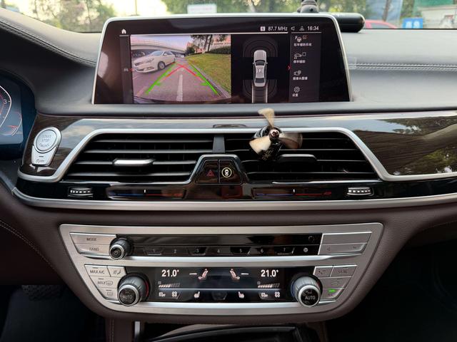BMW 7 серии 2019 thumb 5
