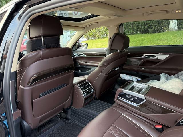 BMW 7 серии 2019 thumb 10