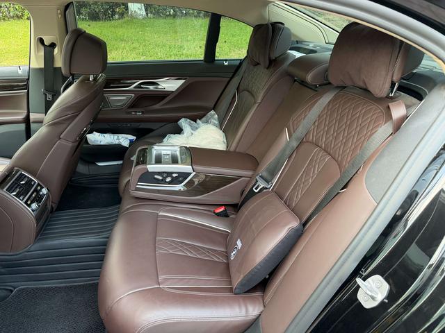 BMW 7 серии 2019 thumb 11