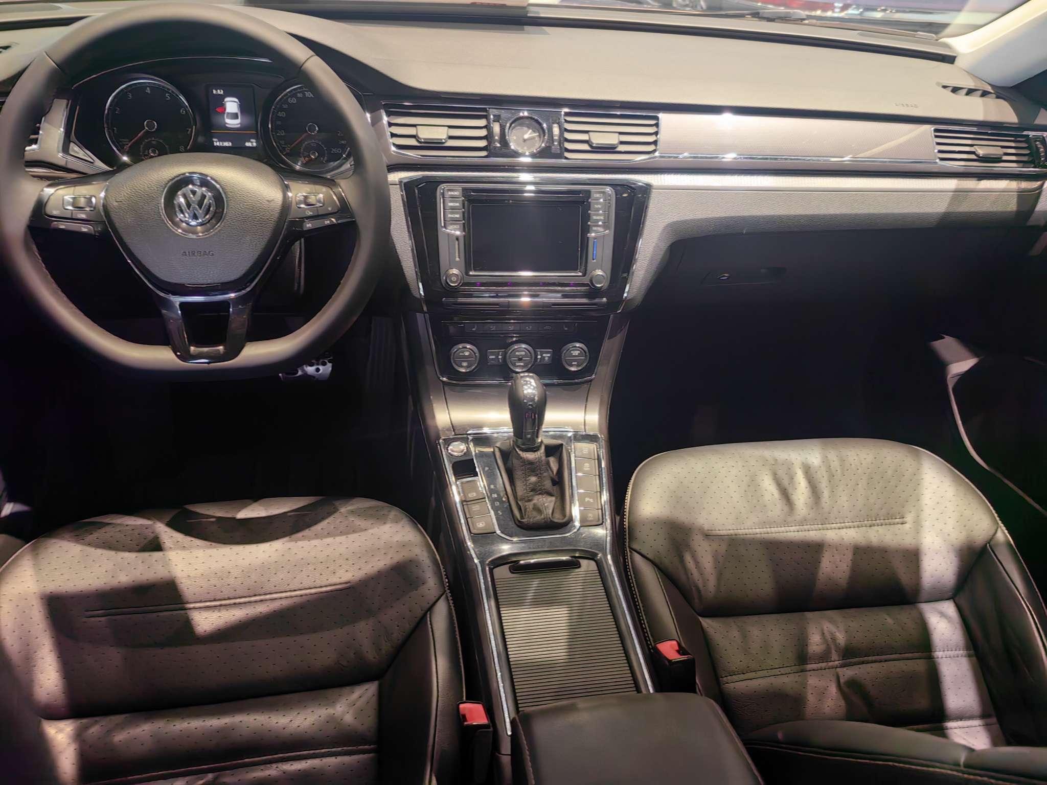 Volkswagen Passat (North America and China) 2017 thumb 6