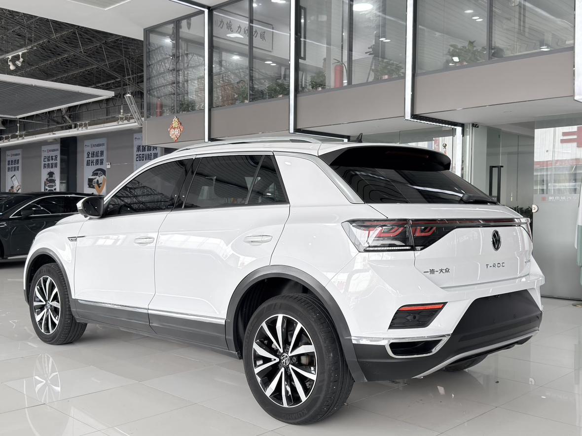 Volkswagen T-Roc 2023 thumb 2