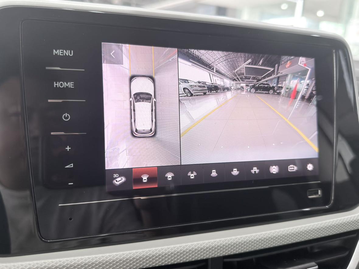 Volkswagen T-Roc 2023 thumb 5