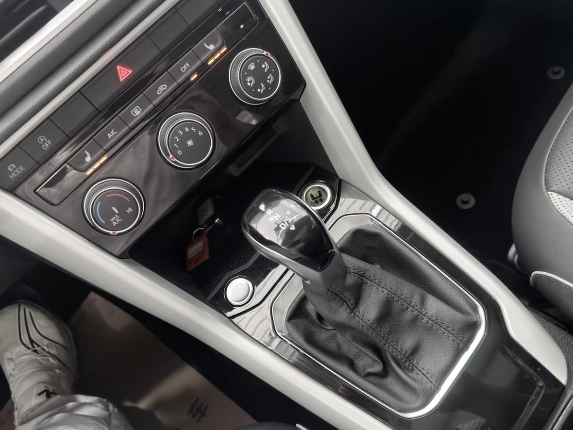 Volkswagen T-Roc 2023 thumb 9