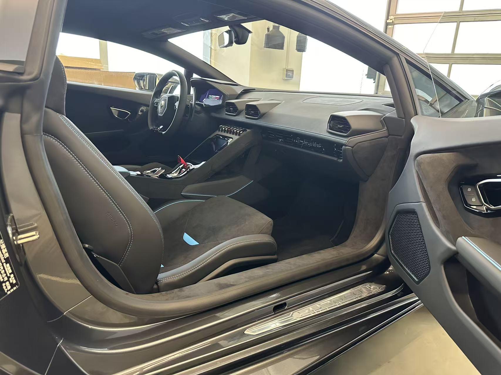 Lamborghini Huracán 2023 thumb 2