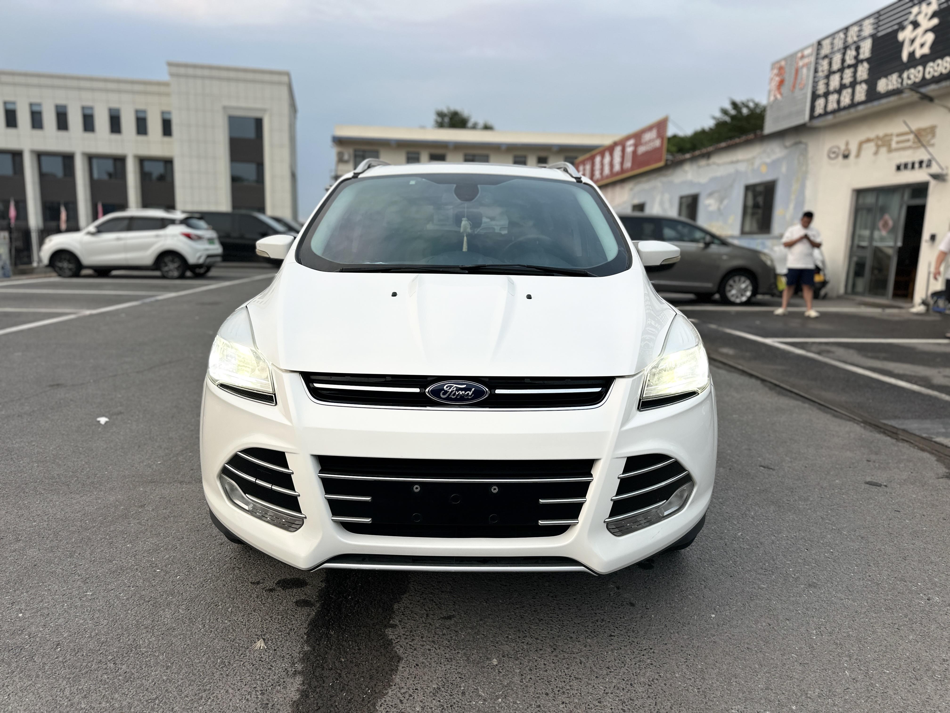 Ford Kuga 2013 thumb 10