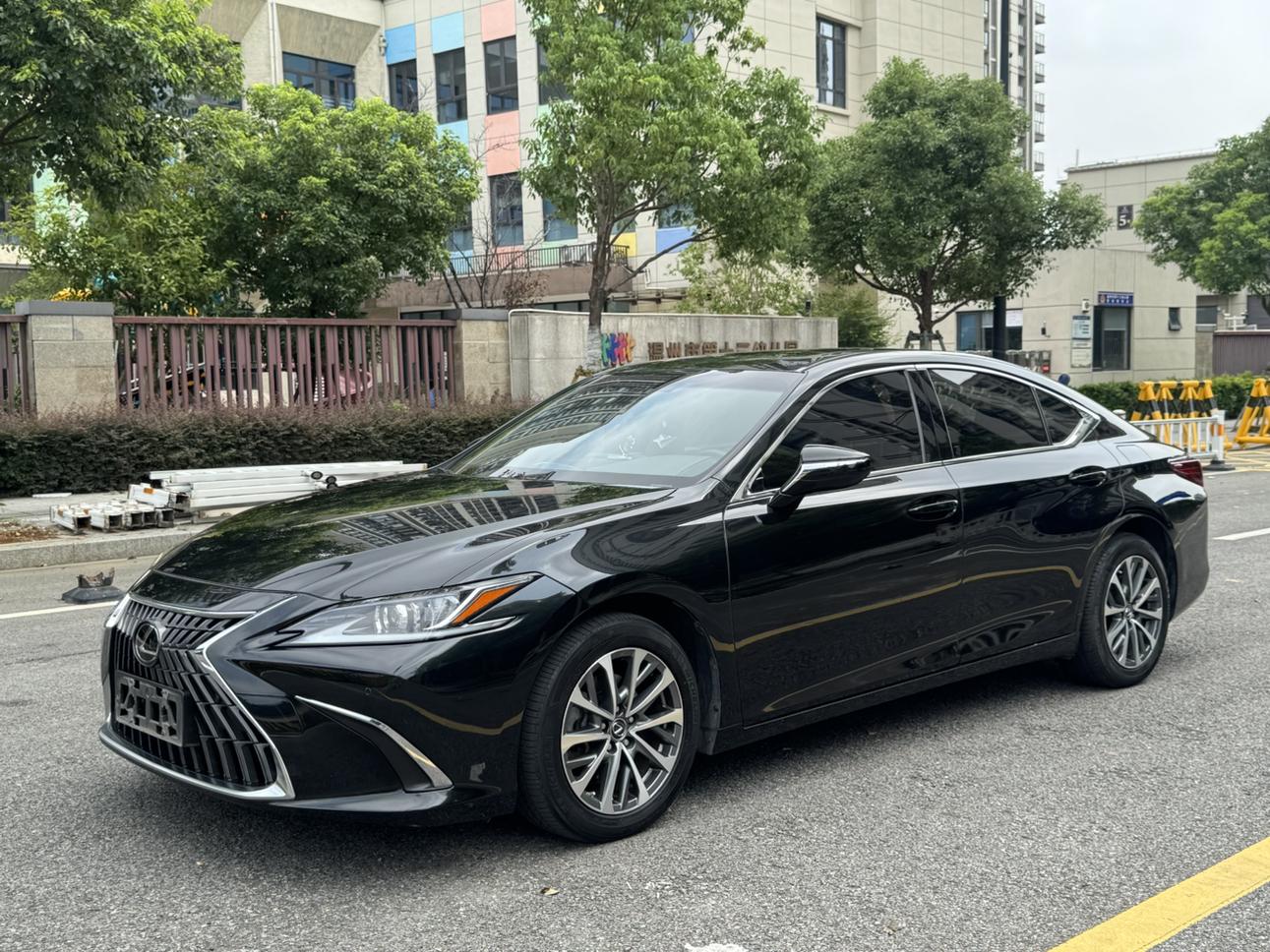 Lexus ES 2022 thumb 9