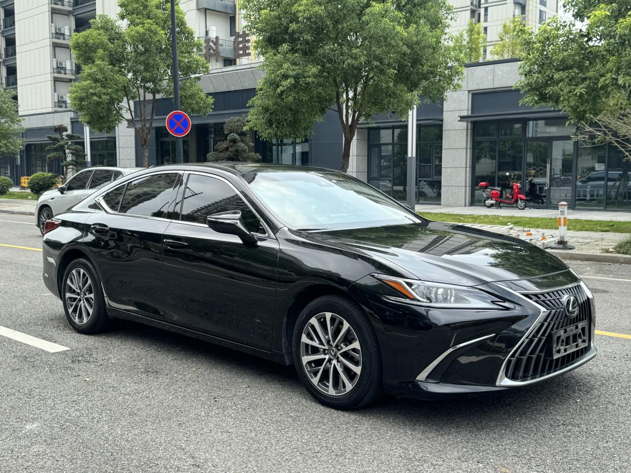 Lexus ES 2022 thumb 11
