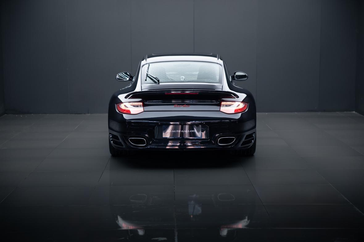Porsche 911 2010 thumb 3