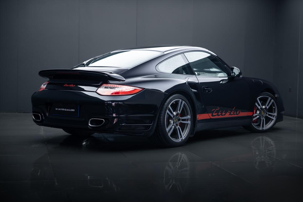Porsche 911 2010 thumb 4