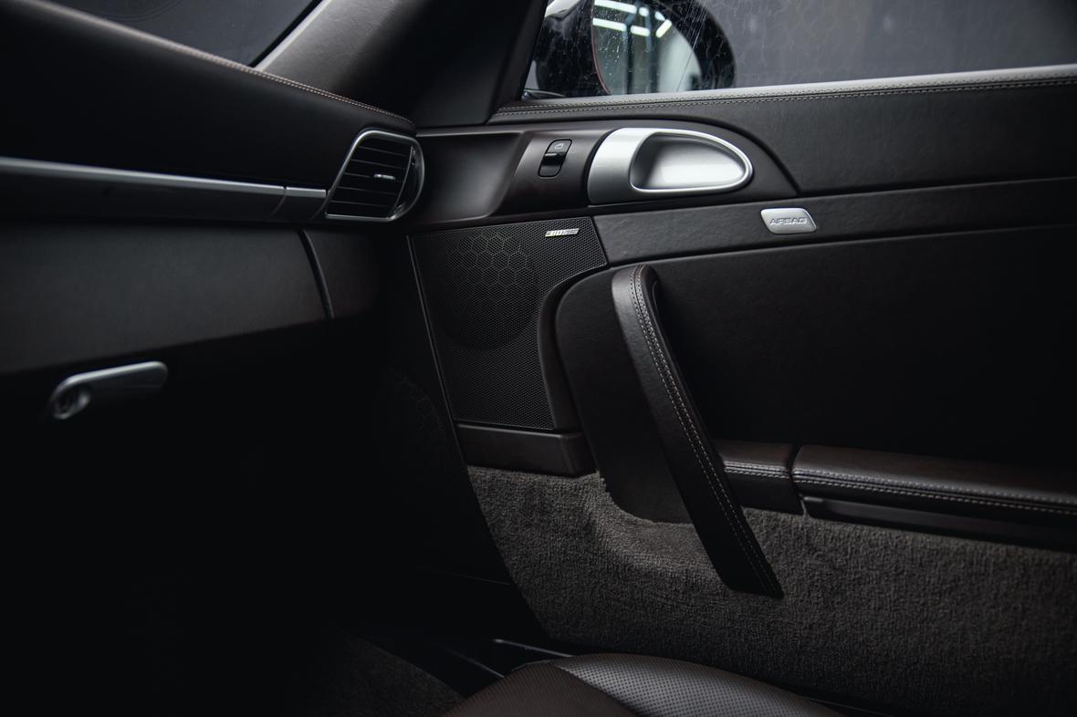 Porsche 911 2010 thumb 7
