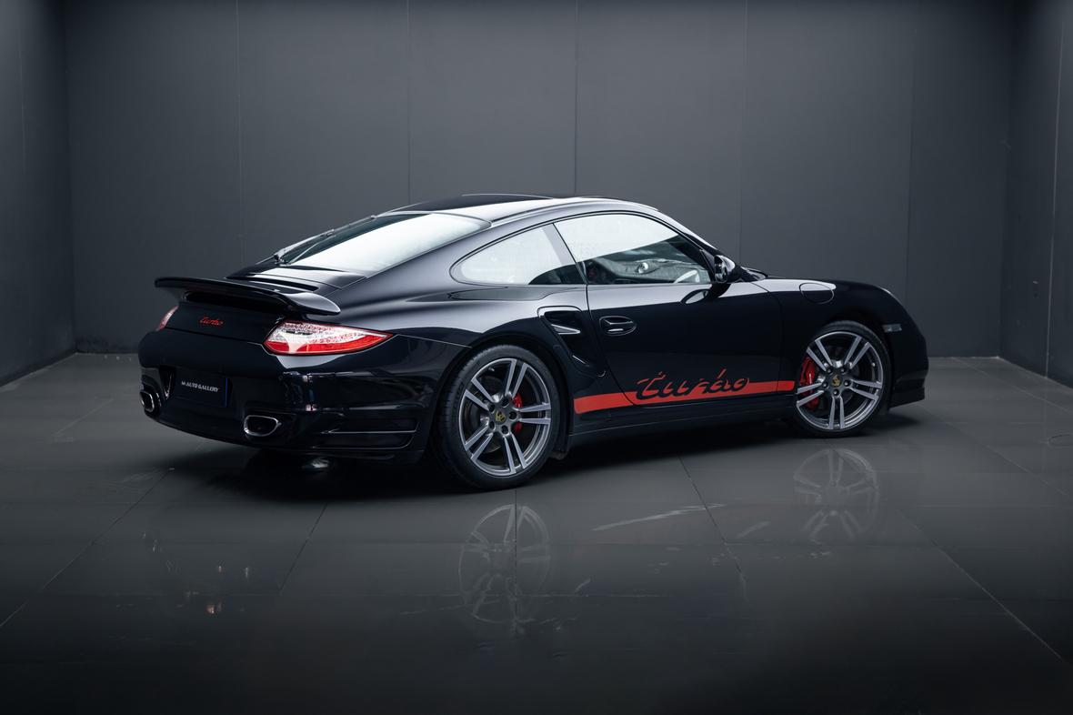 Porsche 911 2010 thumb 8
