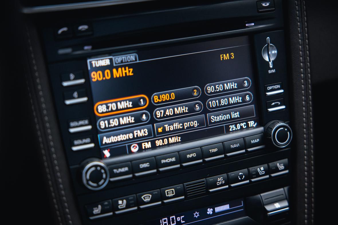 Porsche 911 2010 thumb 9