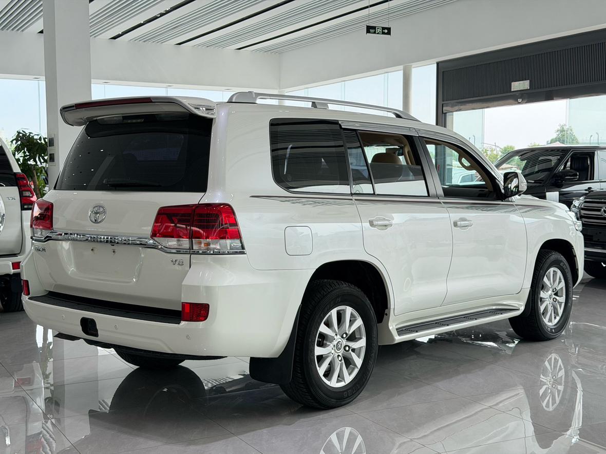 Toyota Land Cruiser 2017 thumb 4