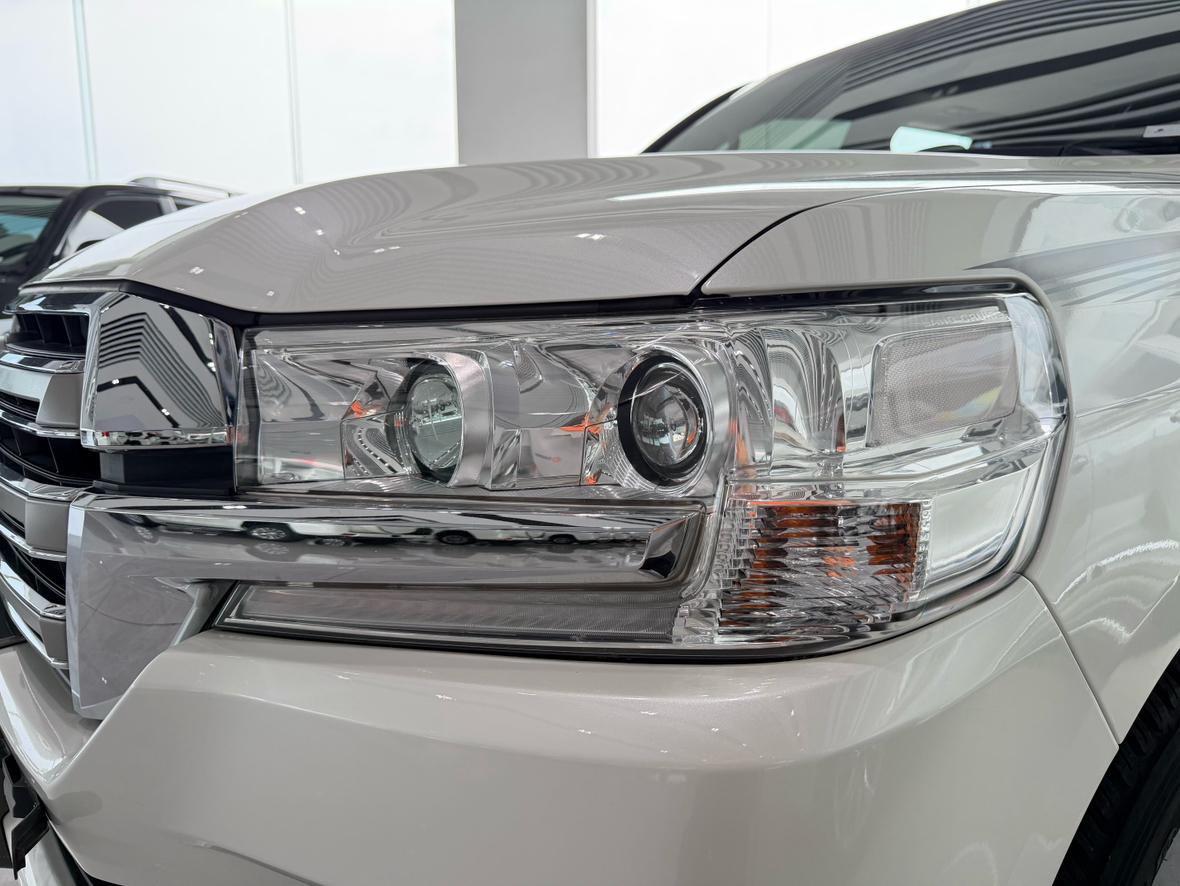 Toyota Land Cruiser 2017 thumb 6