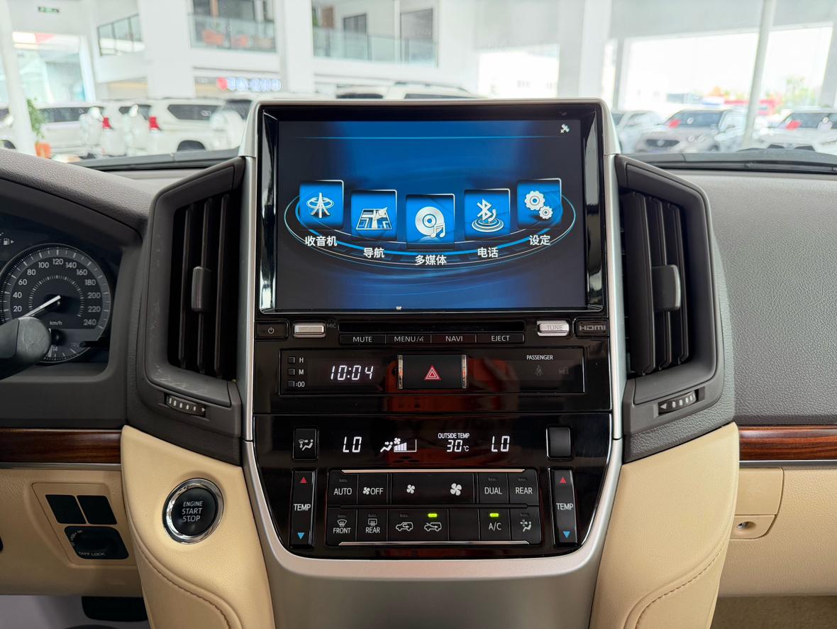 Toyota Land Cruiser 2017 thumb 10