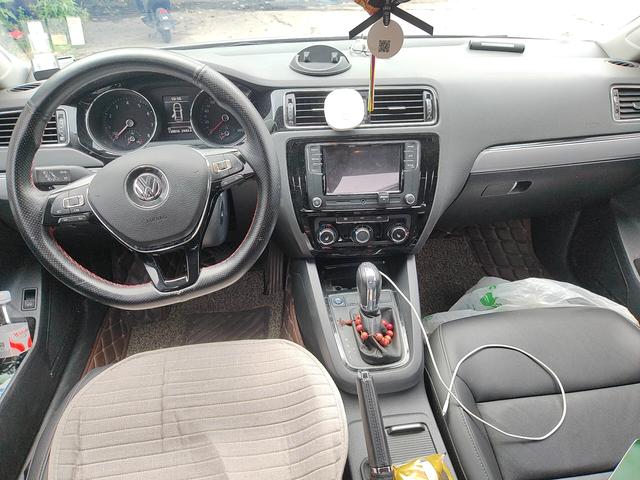 Volkswagen Sagitar 2018 thumb 3