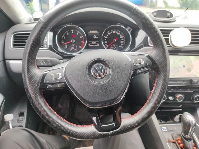 Volkswagen Sagitar 2018 thumb 5