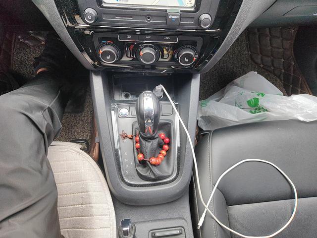 Volkswagen Sagitar 2018 thumb 7