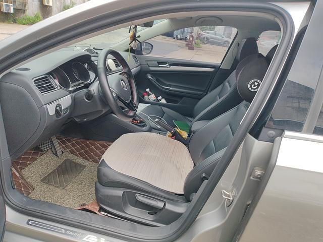 Volkswagen Sagitar 2018 thumb 8