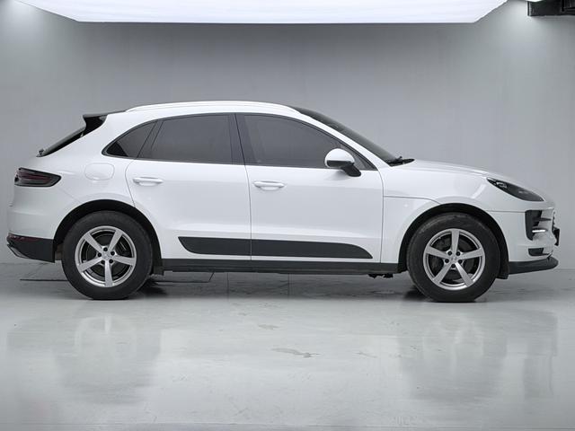 Porsche Macan 2020 thumb 6