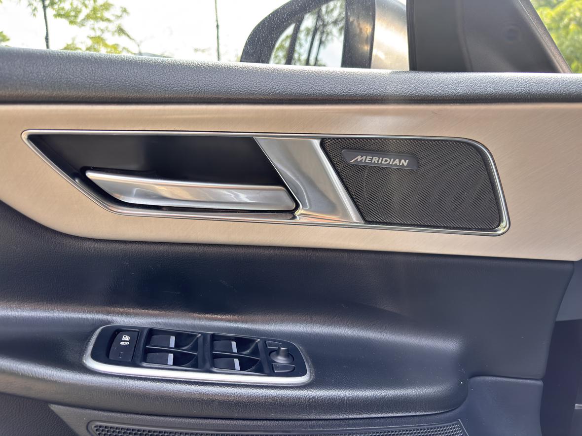 Jaguar XEL 2019 thumb 12
