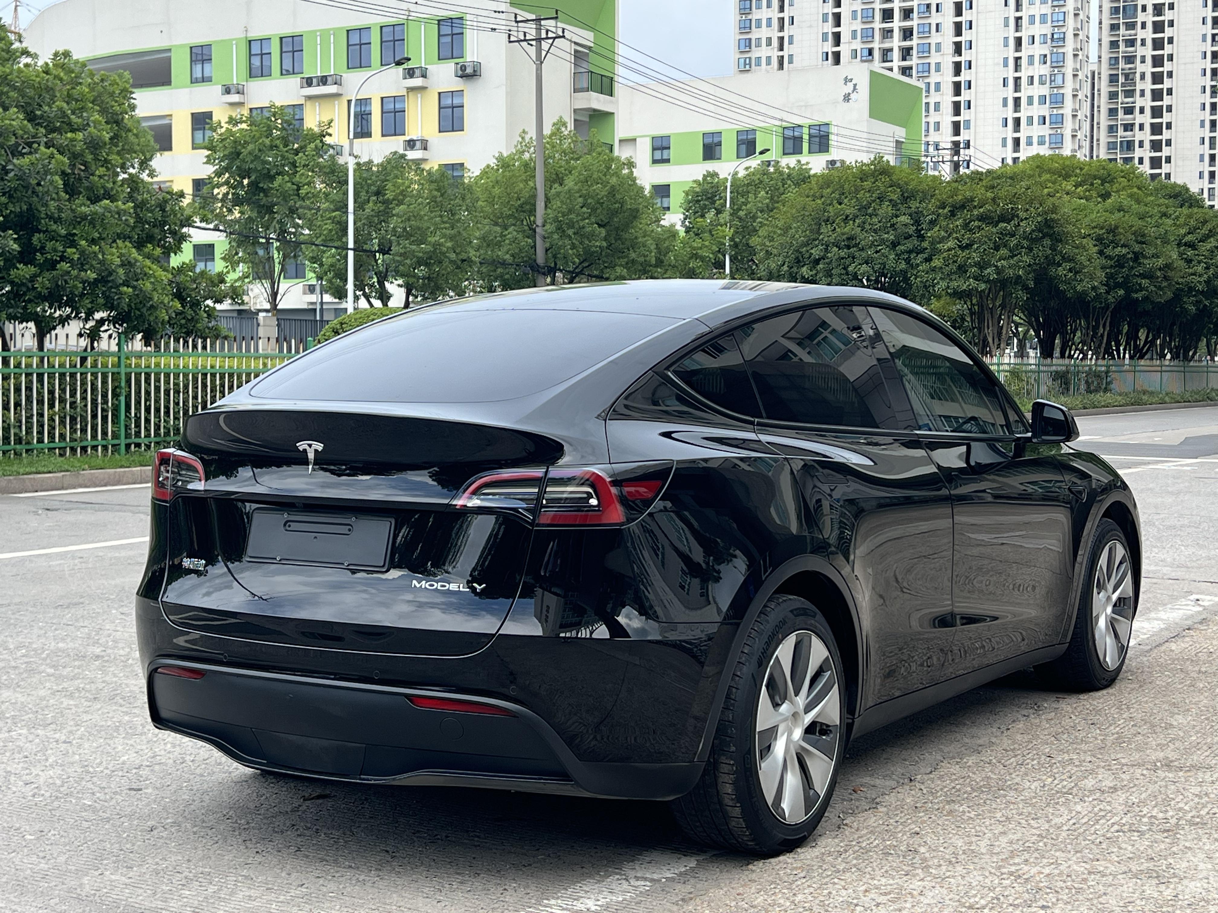 Tesla Model Y 2022 thumb 4