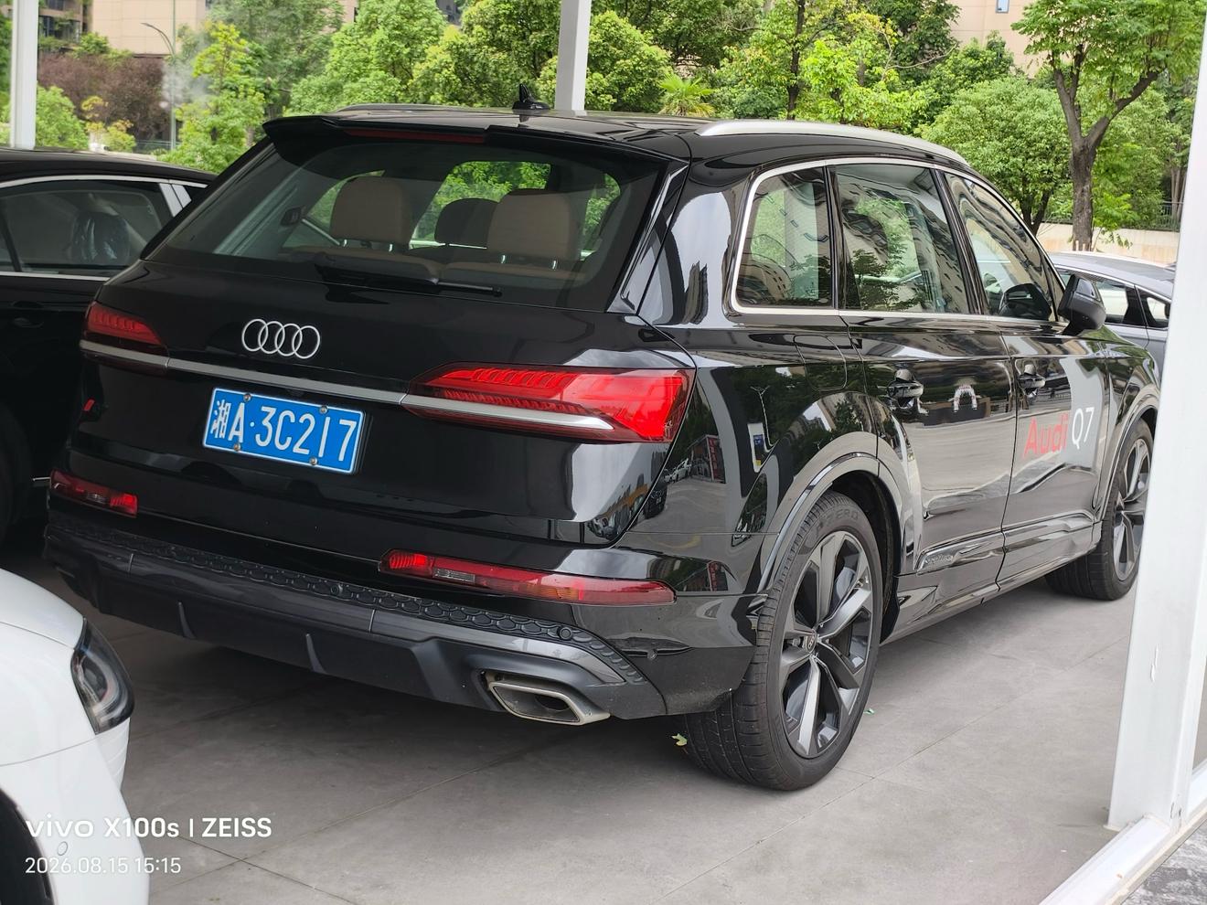 Audi Q7 2024 thumb 2