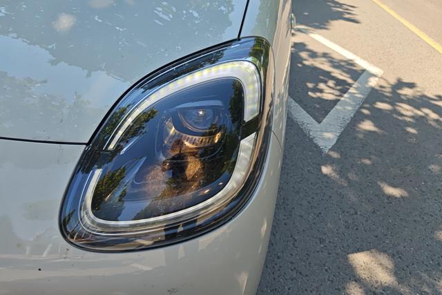 Wuling Mini EV 2025 thumb 2