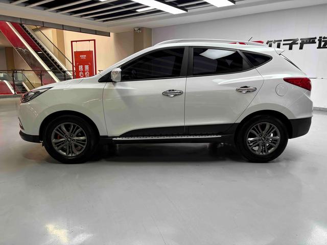 Hyundai ix35 2013 thumb 2