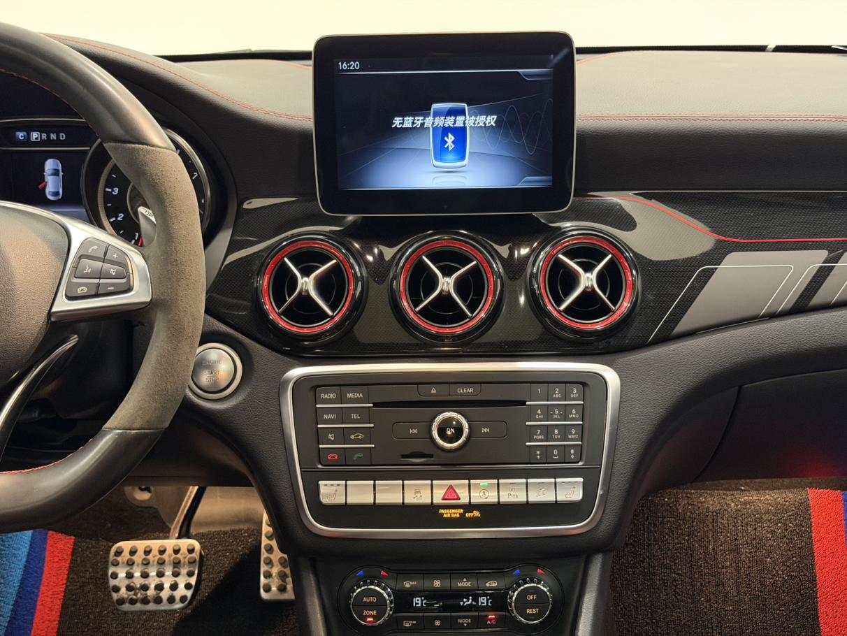 Mercedes-Benz CLA AMG 2017 thumb 6
