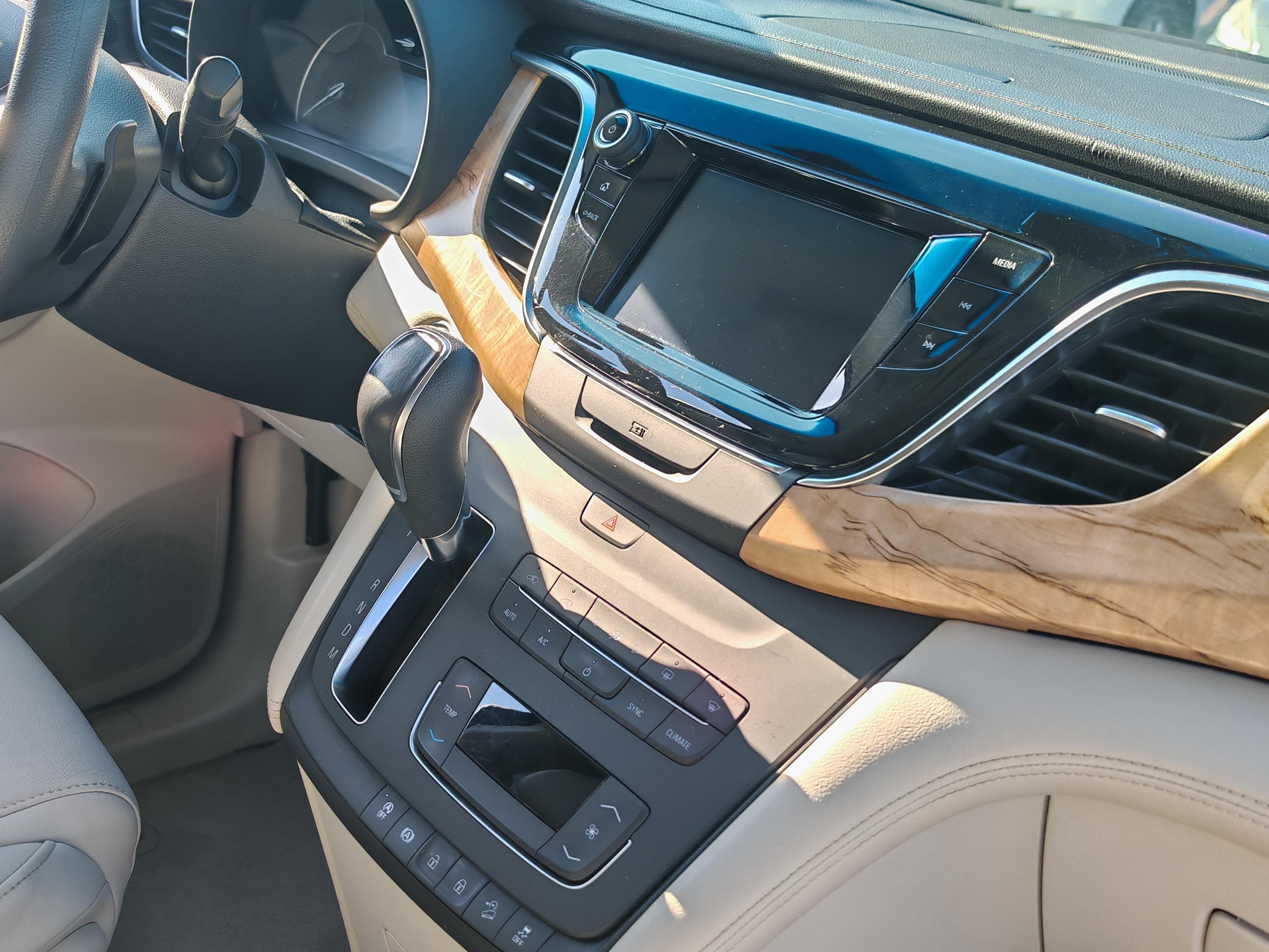 Buick GL8 2018 thumb 3