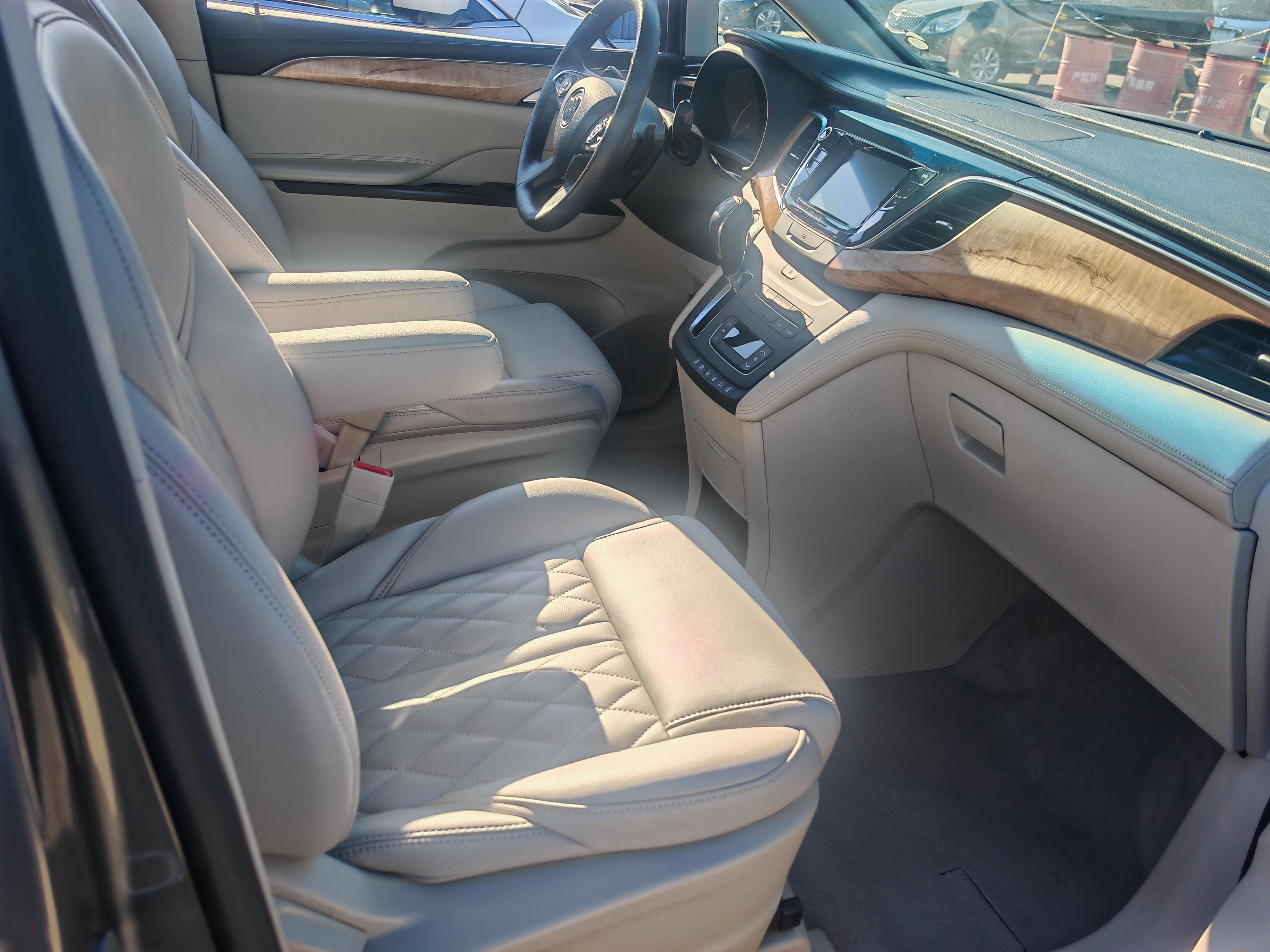Buick GL8 2018 thumb 4