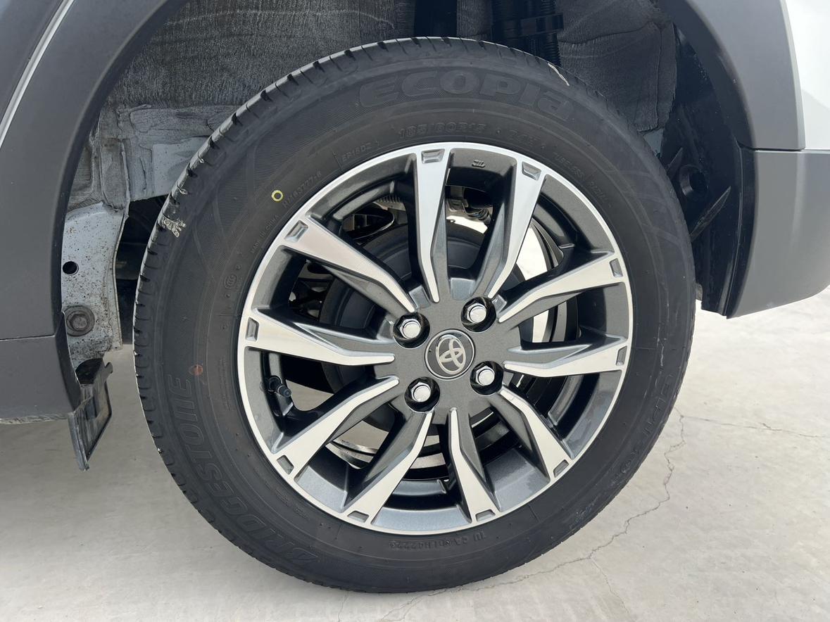 Toyota Yaris 2022 thumb 6