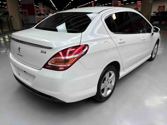 Peugeot 308 2014 thumb 5