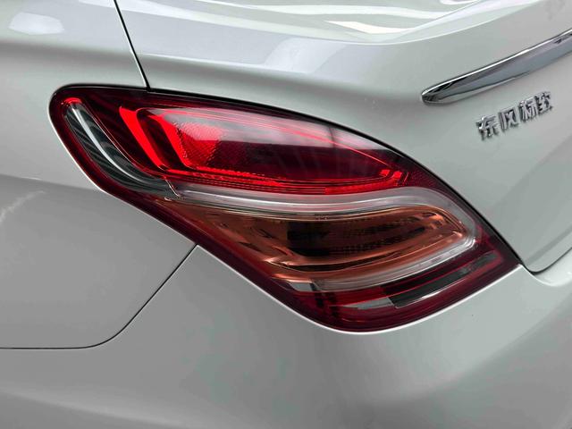 Peugeot 308 2014 thumb 11