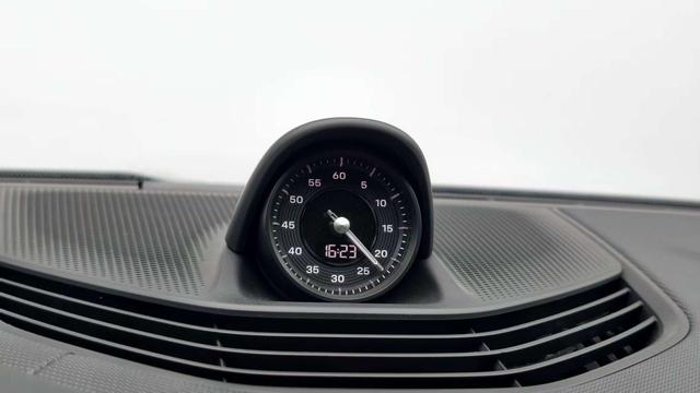 Porsche Taycan 2022 thumb 7