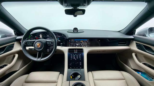 Porsche Taycan 2022 thumb 10