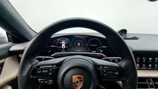 Porsche Taycan 2022 thumb 11