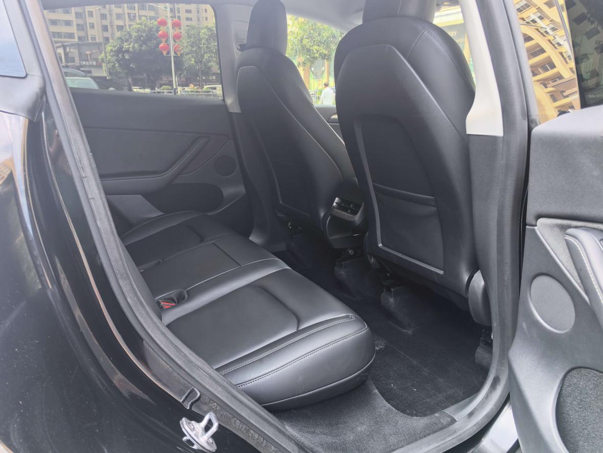 Tesla Model Y 2021 thumb 10