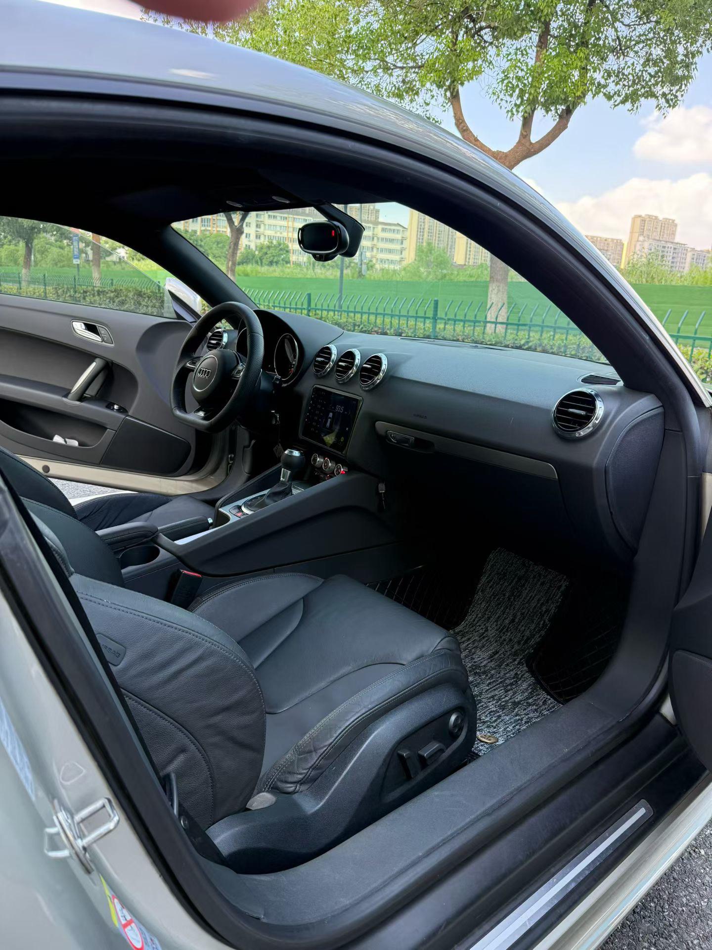 Audi TT 2013 thumb 5