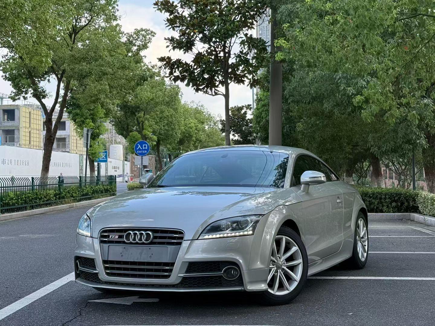 Audi TT 2013 thumb 8
