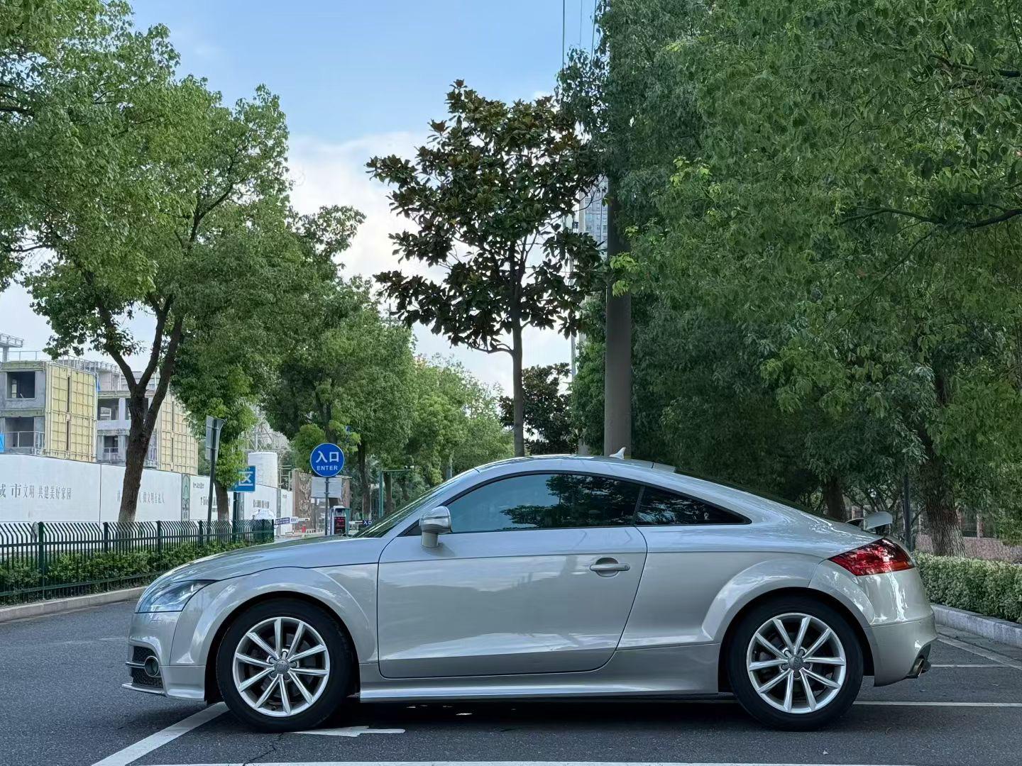 Audi TT 2013 thumb 10