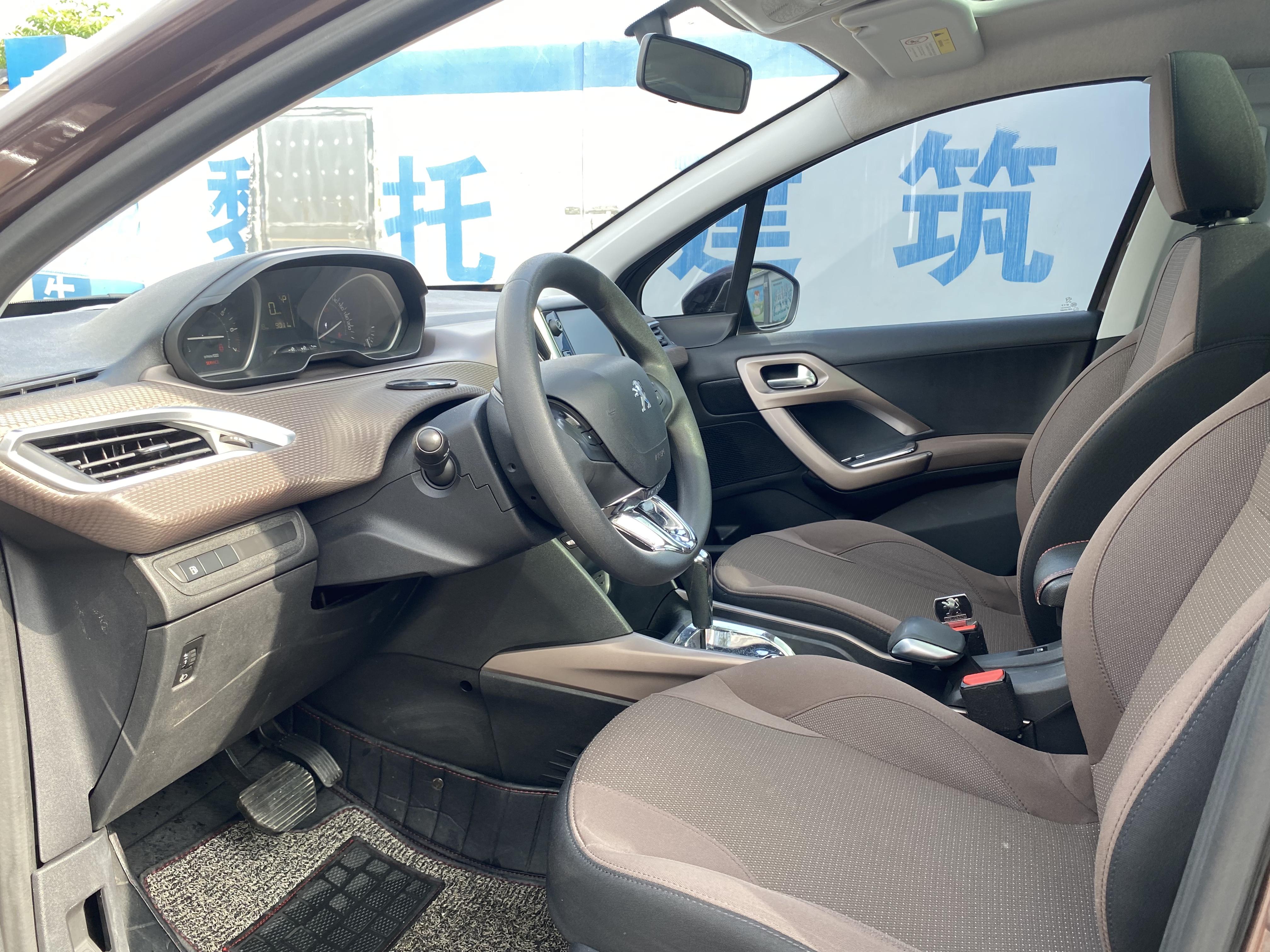 Peugeot 2008 2014 thumb 6