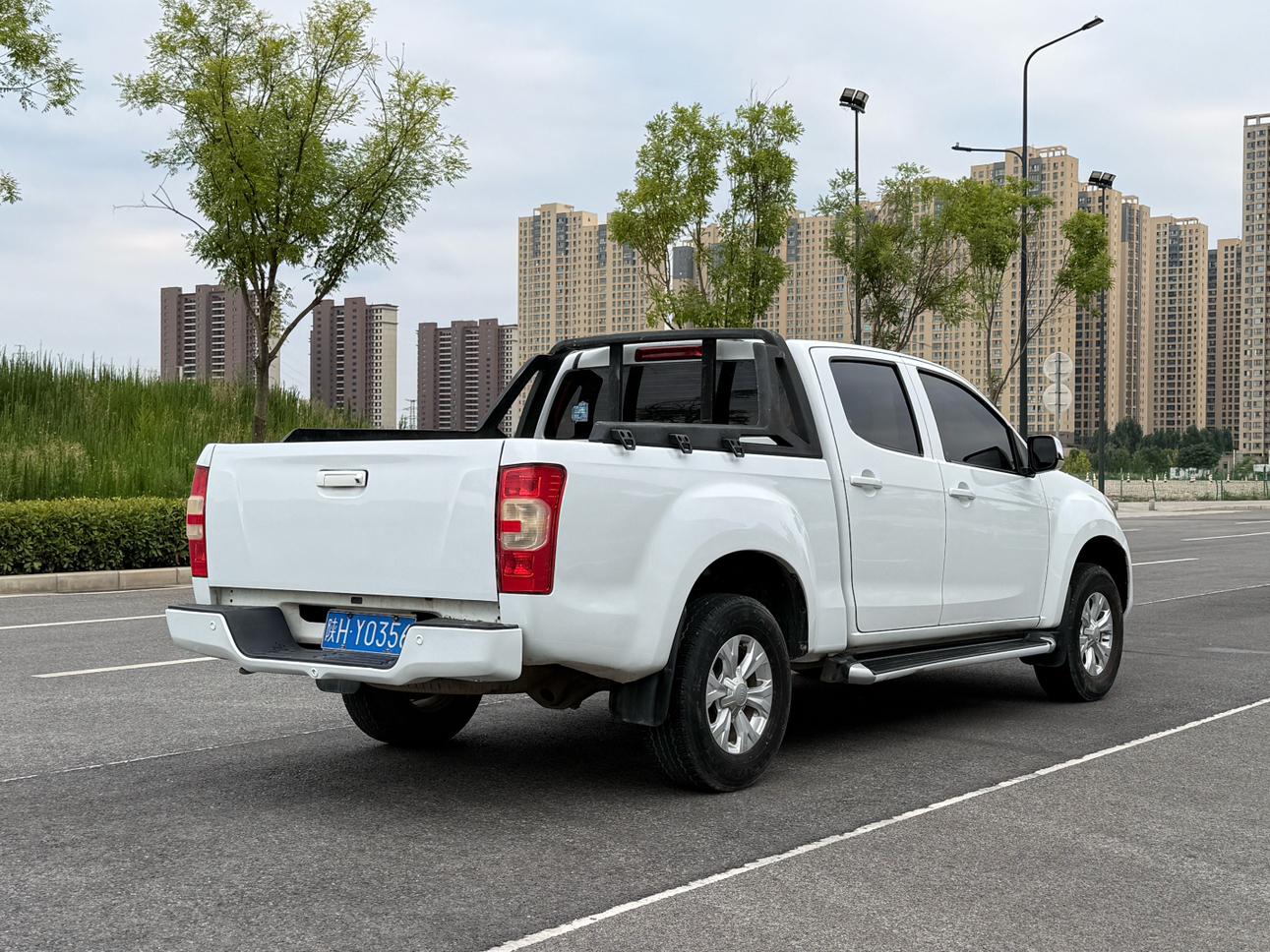 Isuzu RE-MAX 2020 thumb 5