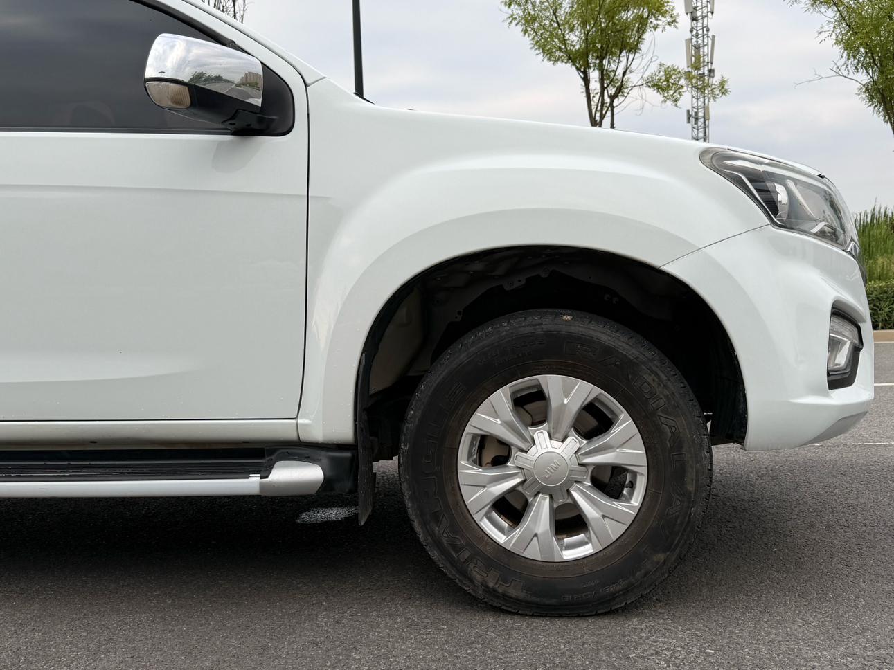 Isuzu RE-MAX 2020 thumb 8